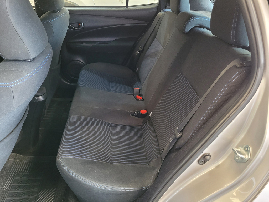 Toyota Yaris Hatch Prata