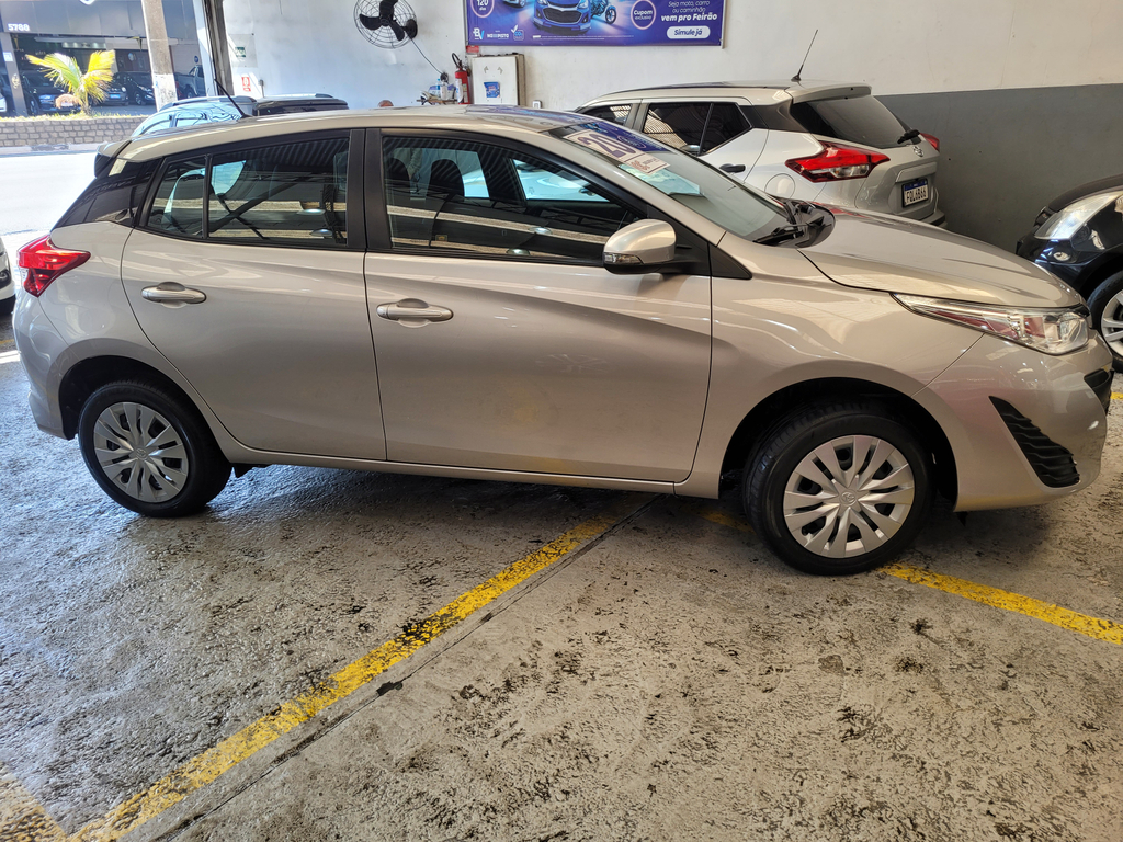 Toyota Yaris Hatch Prata