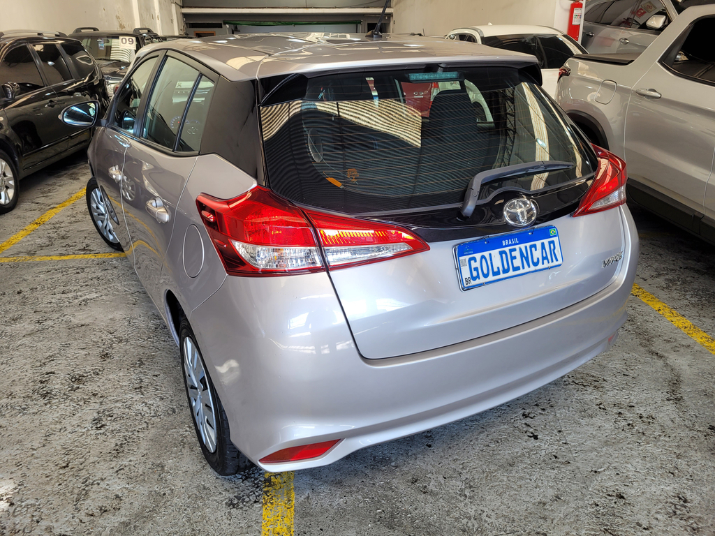 Toyota Yaris Hatch Prata
