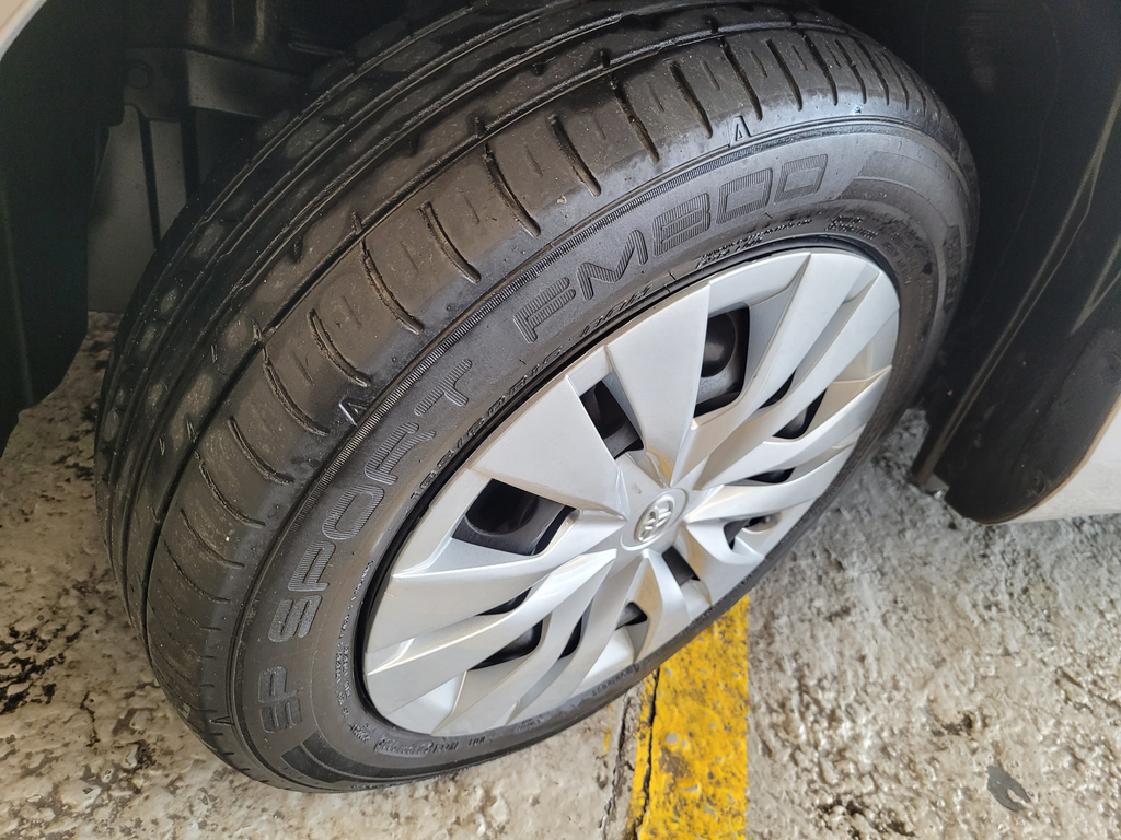 Toyota Yaris Hatch Prata