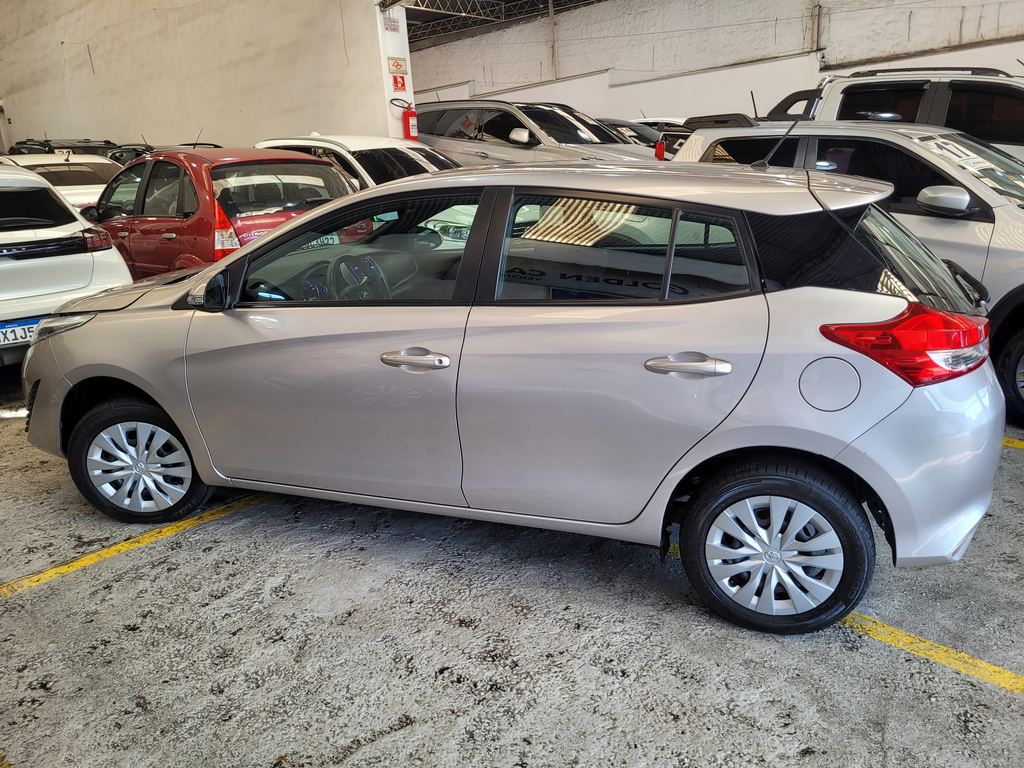 Toyota Yaris Hatch Prata
