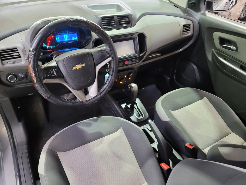 Chevrolet Spin Cinza