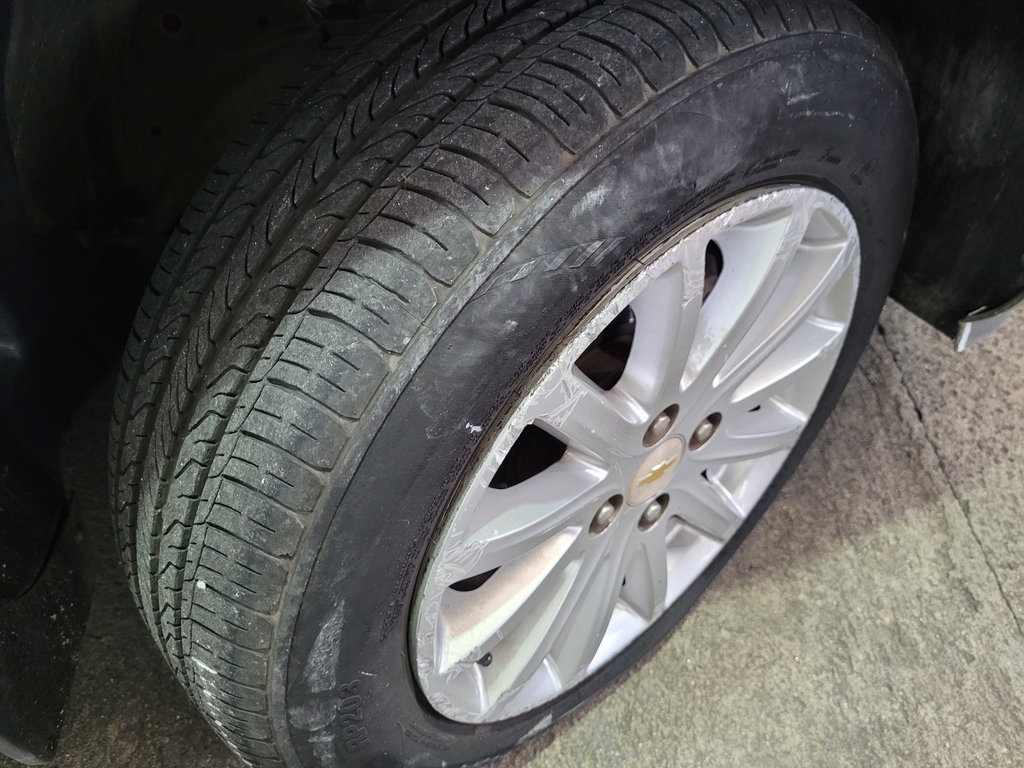 Chevrolet Spin Cinza