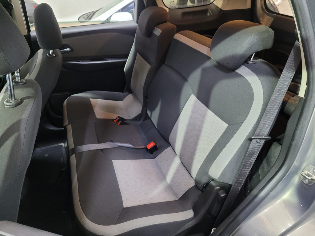 Chevrolet Spin Cinza