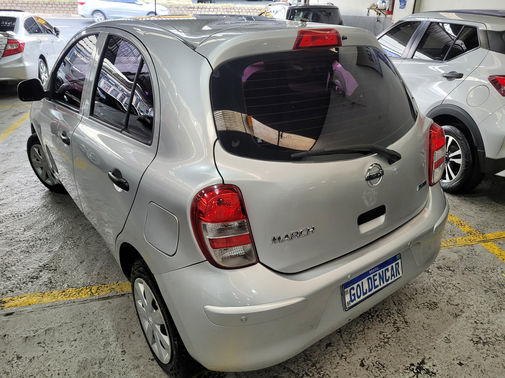 Nissan March Prata