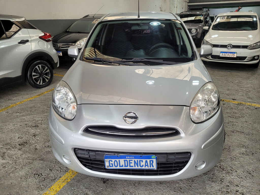 Nissan March Prata