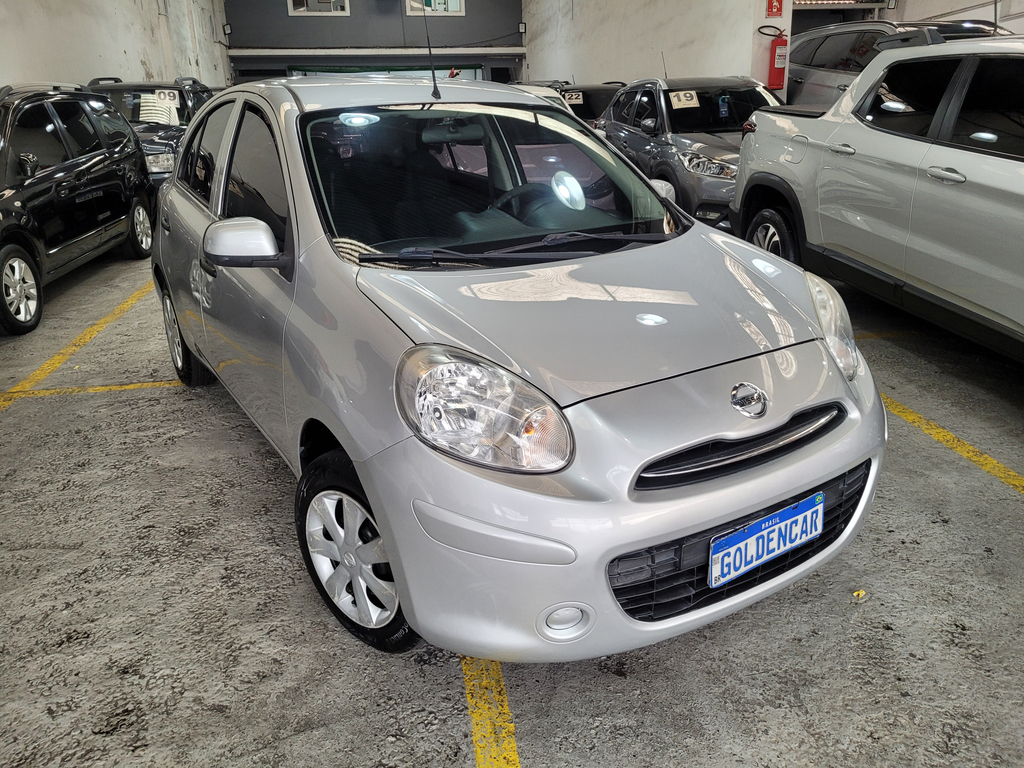 Nissan March Prata