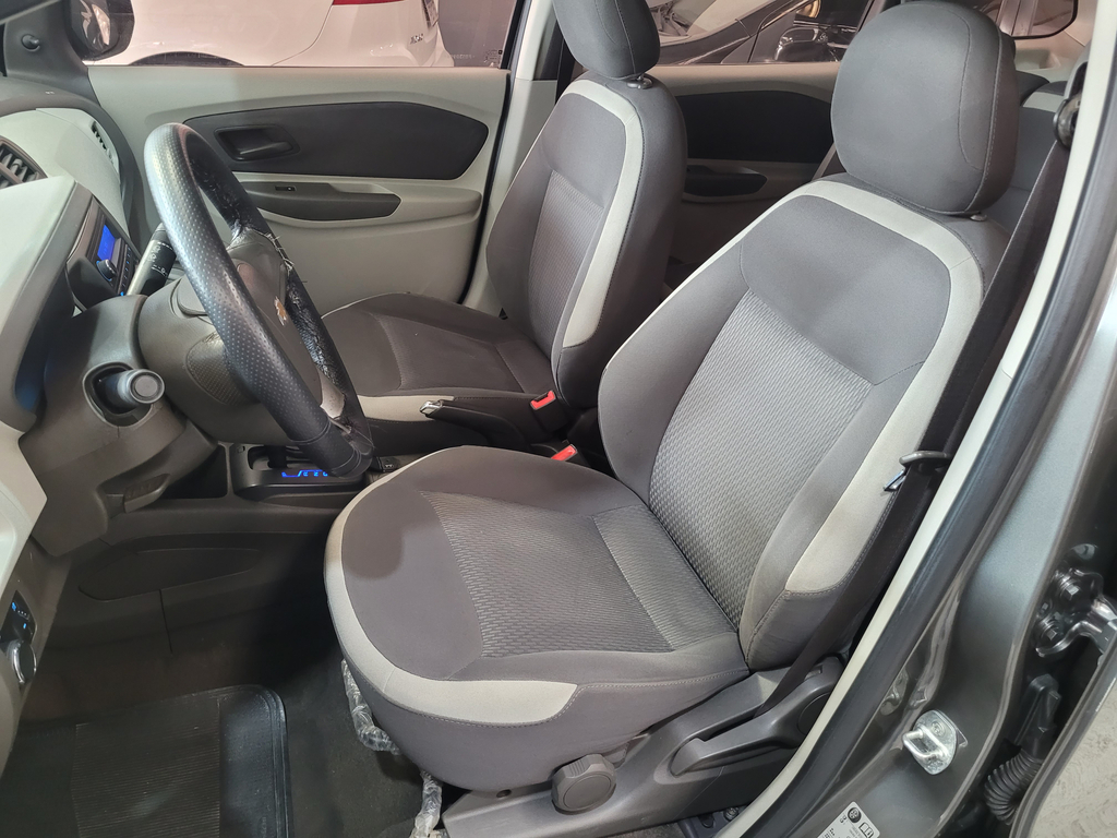 Chevrolet Spin Cinza