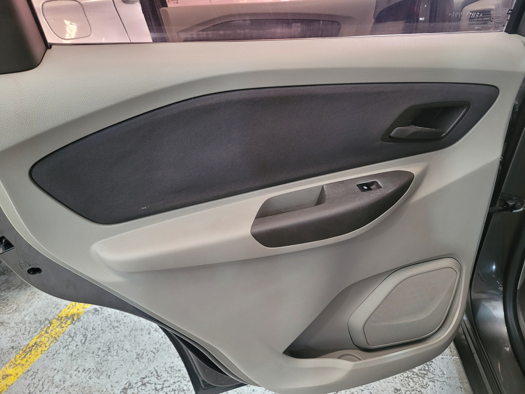 Chevrolet Spin Cinza