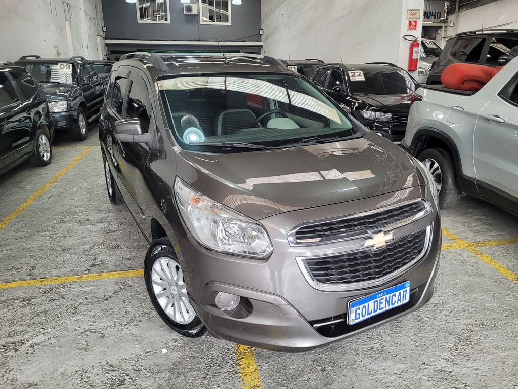 Chevrolet Spin Cinza