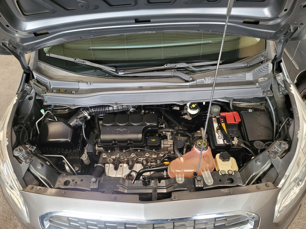 Chevrolet Spin Cinza
