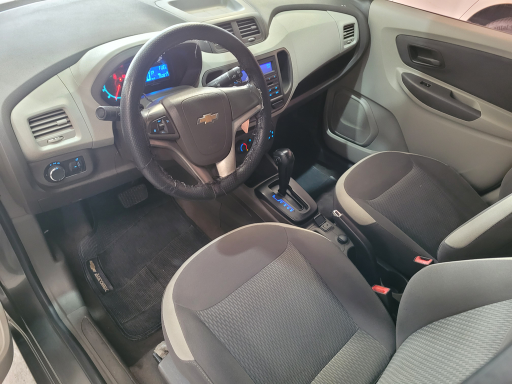 Chevrolet Spin Cinza