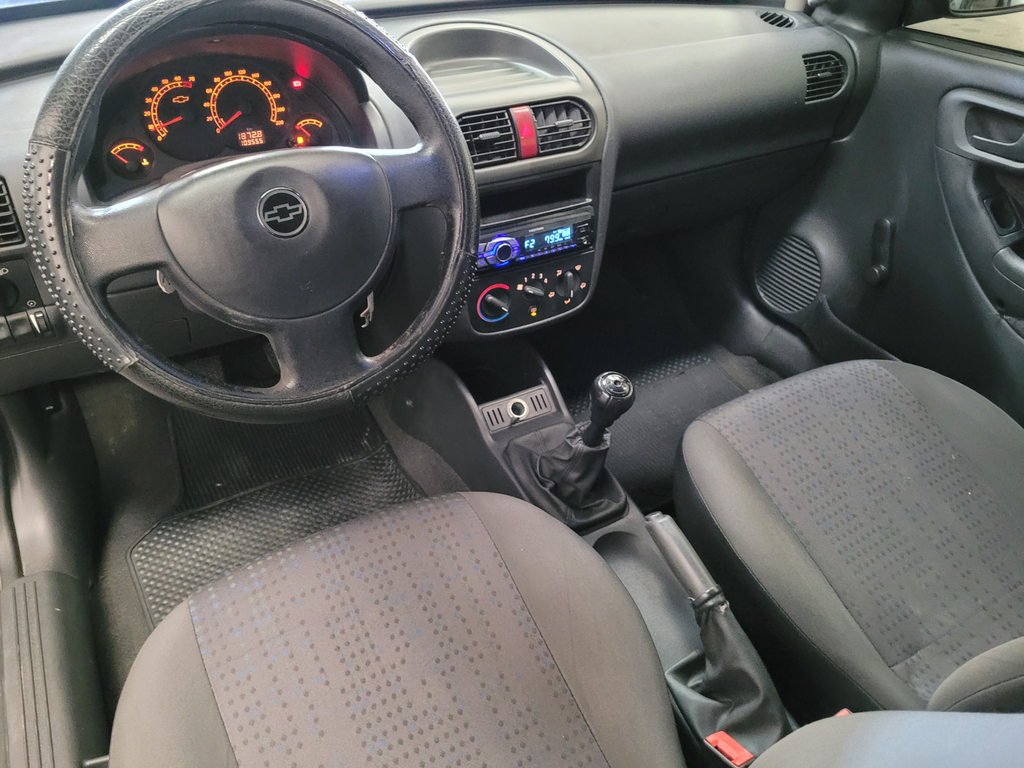 Chevrolet Corsa Hatch Preto