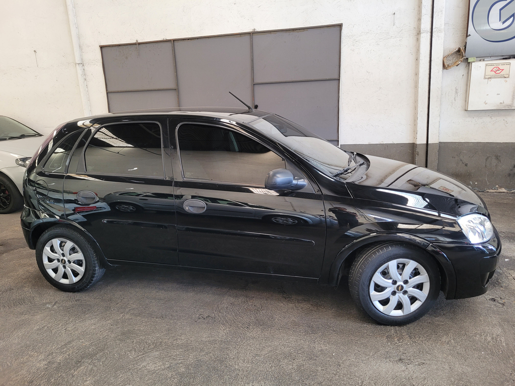 Chevrolet Corsa Hatch Preto