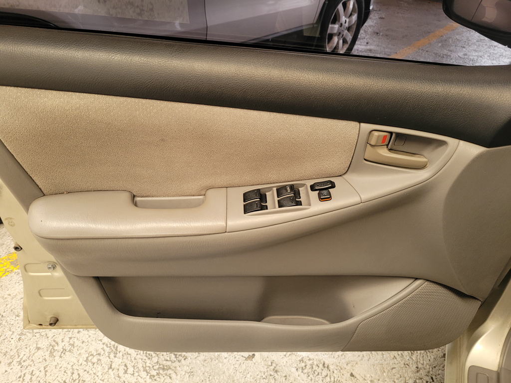 Toyota Corolla Bege
