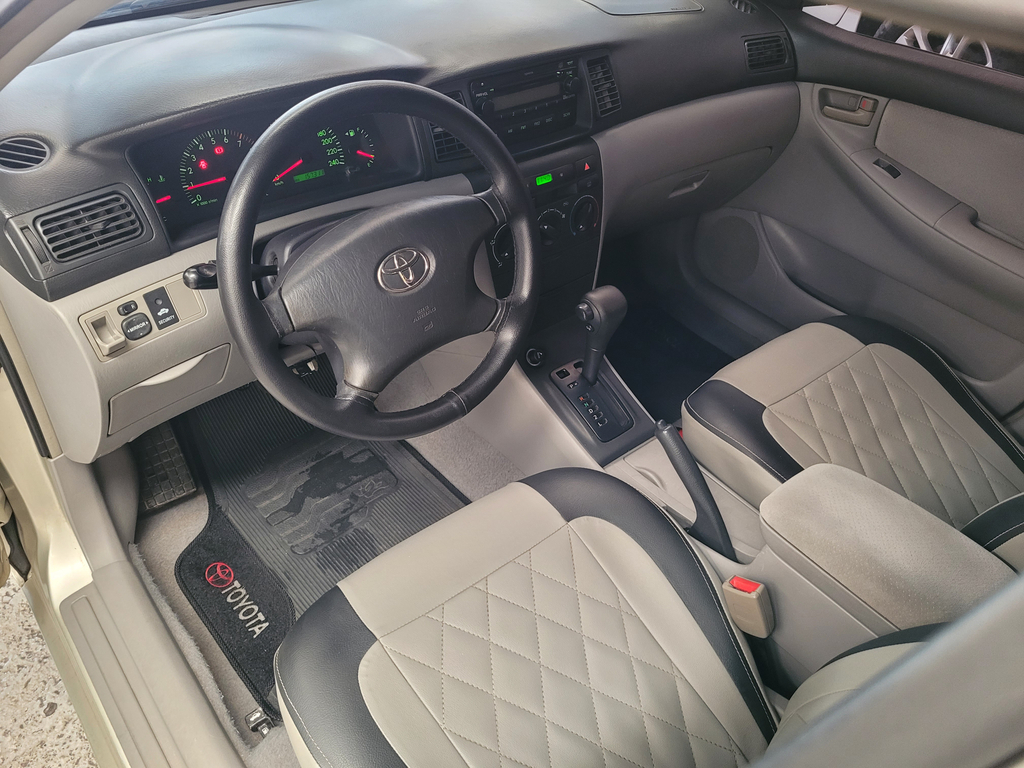 Toyota Corolla Bege