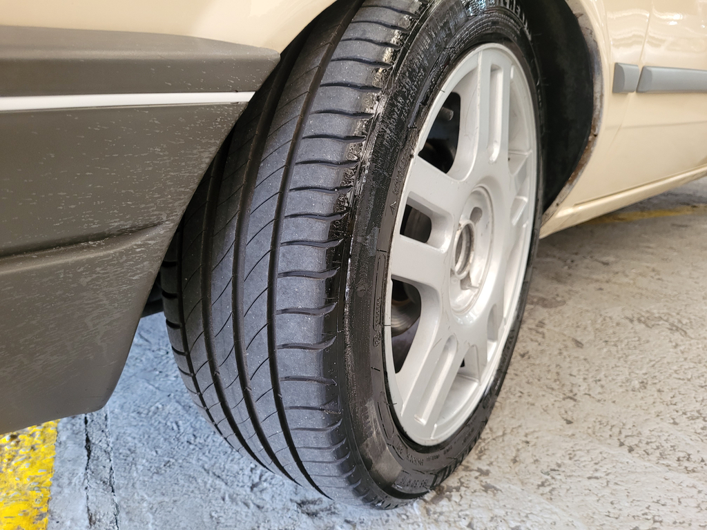 Volkswagen Gol Bege
