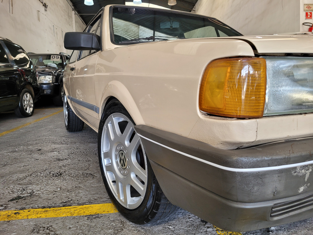 Volkswagen Gol Bege