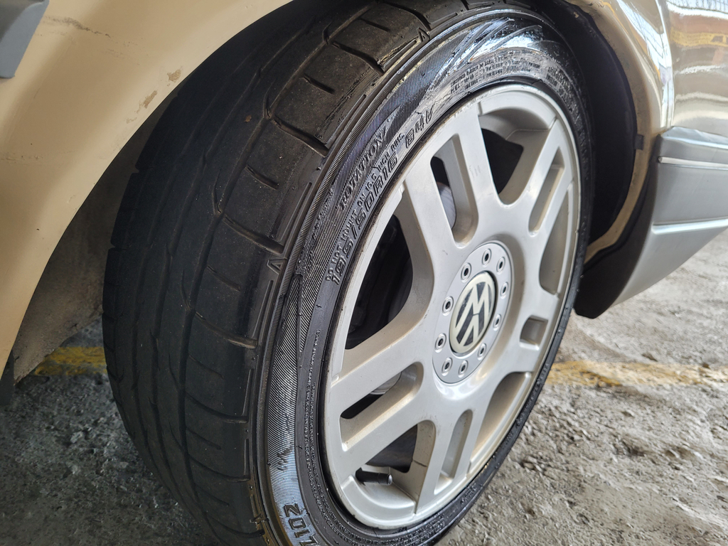 Volkswagen Gol Bege