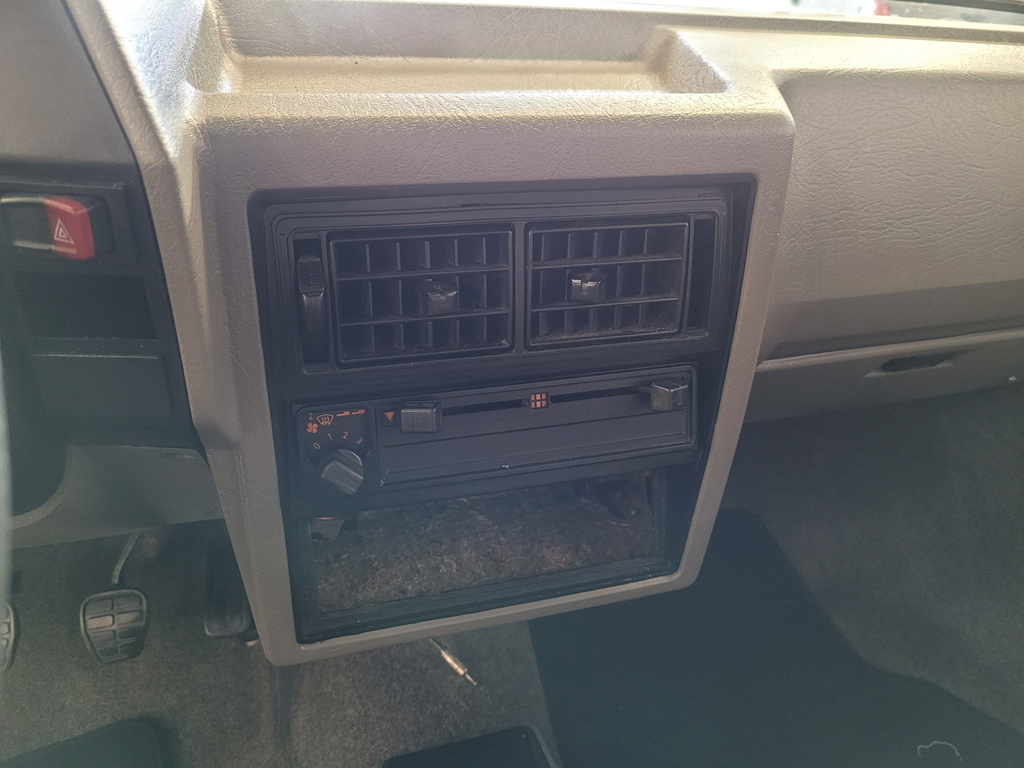 Volkswagen Gol Bege