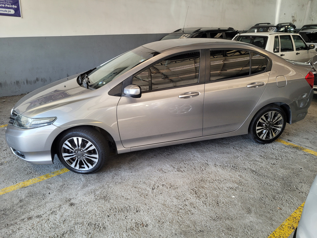 Honda City Cinza