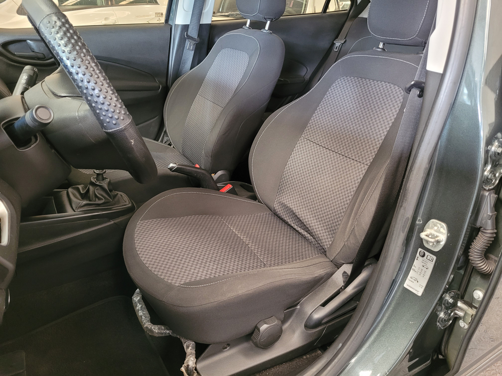 Chevrolet Onix Cinza