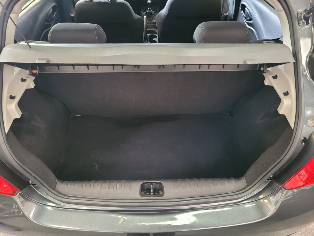 Chevrolet Onix Cinza