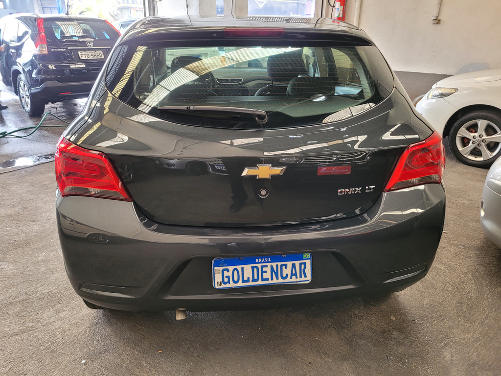 Chevrolet Onix Cinza