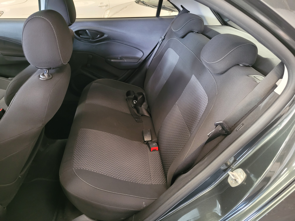 Chevrolet Onix Cinza