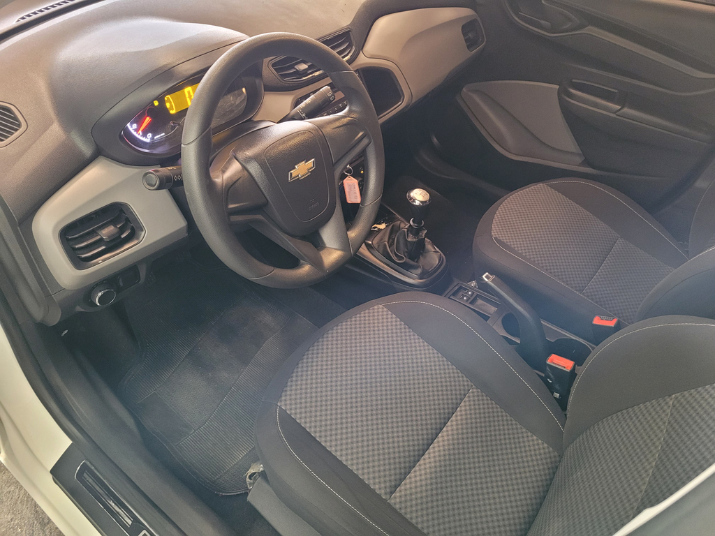 Chevrolet Onix Branco