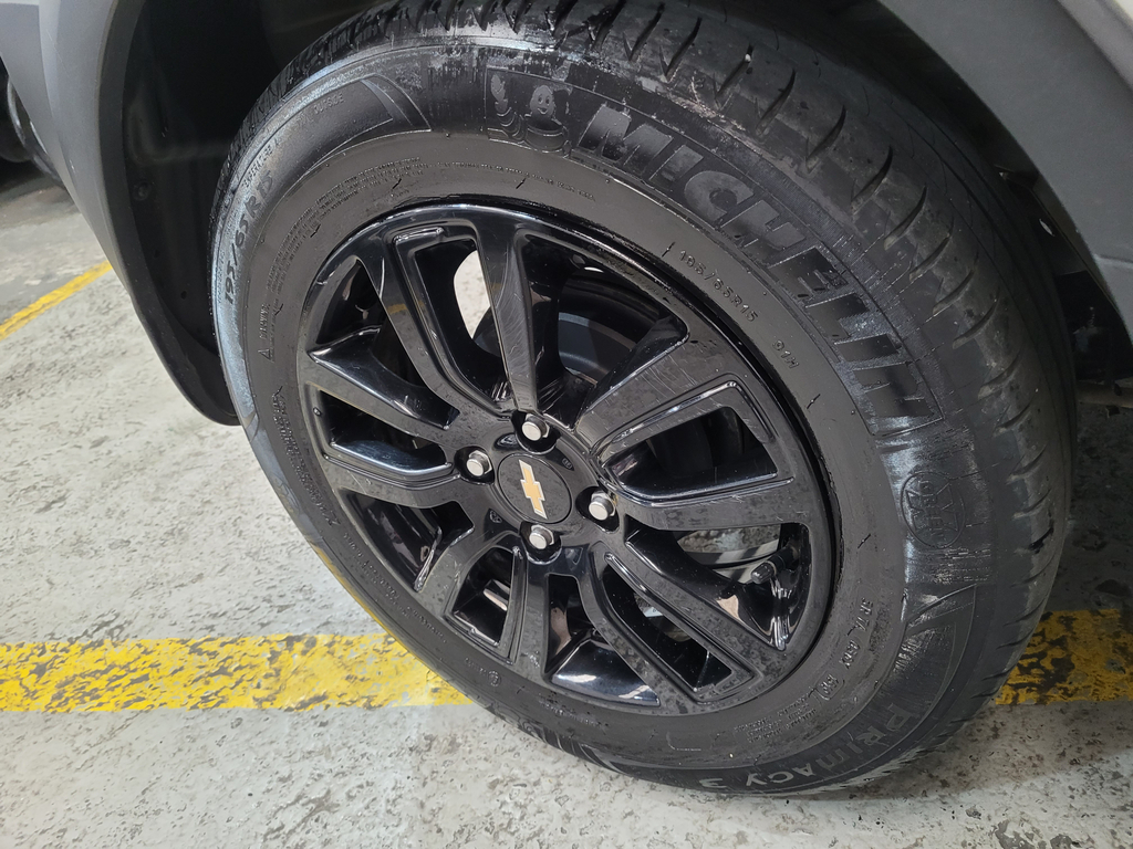 Chevrolet Onix Cinza
