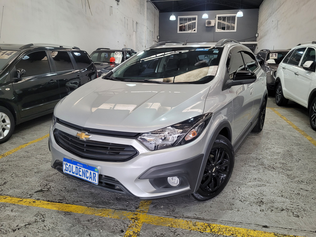 Chevrolet Onix Cinza