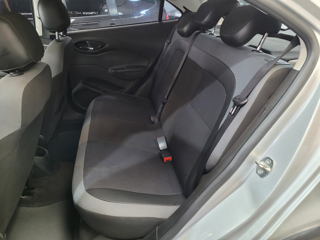 Chevrolet Onix Cinza