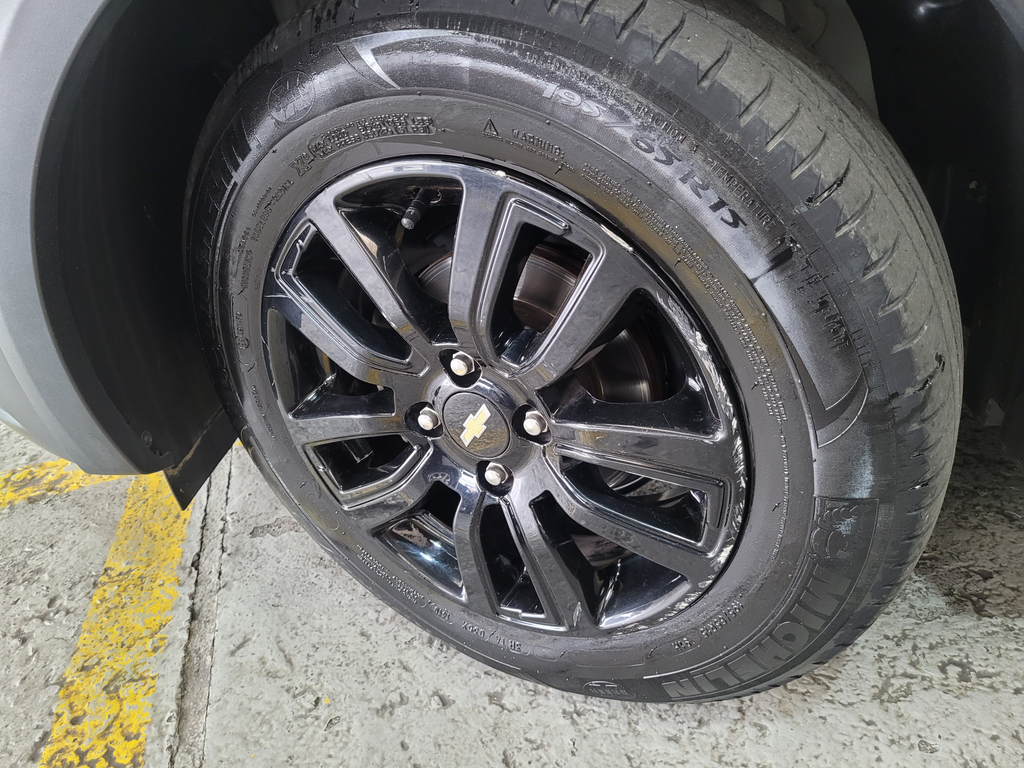 Chevrolet Onix Cinza