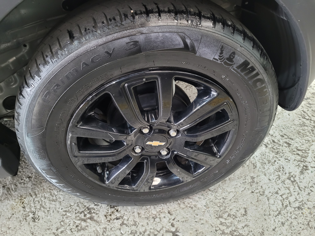 Chevrolet Onix Cinza