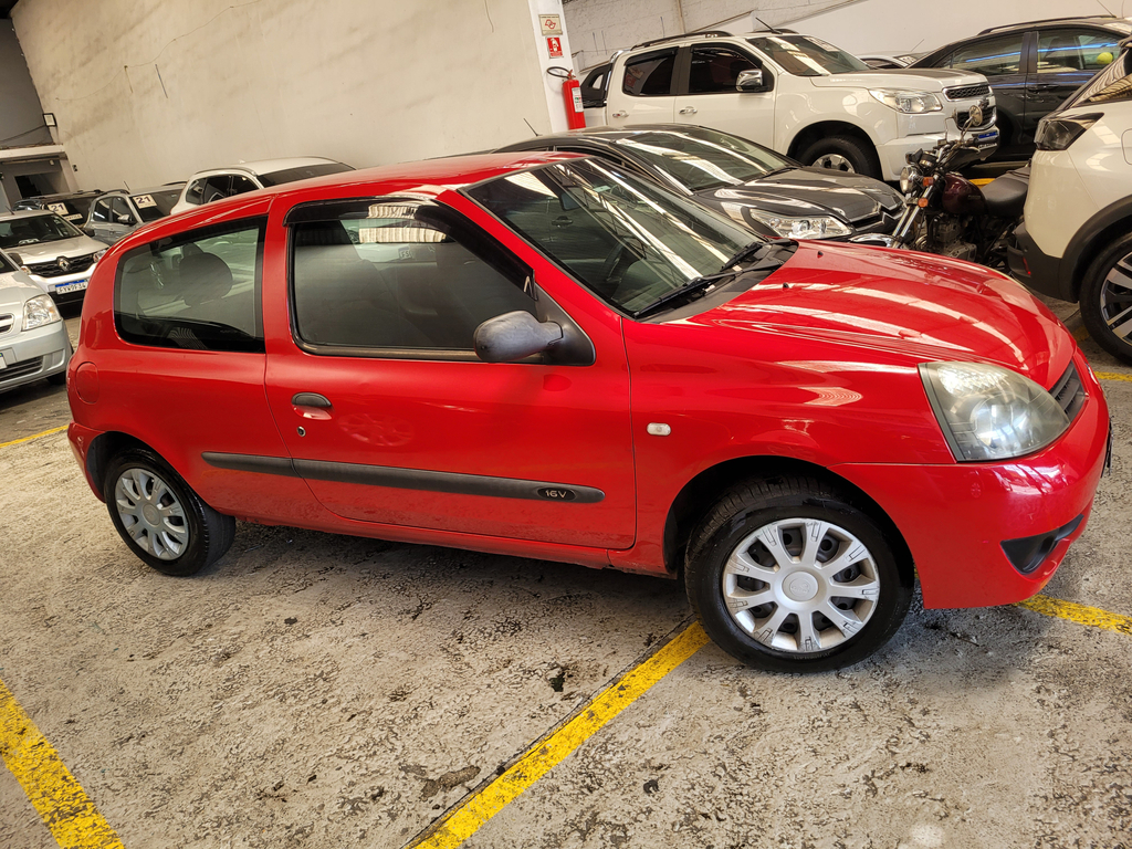 Renault Clio Vermelho