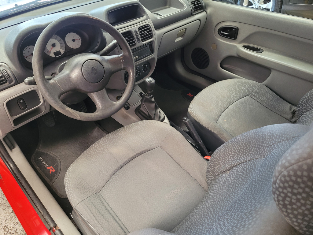Renault Clio Vermelho