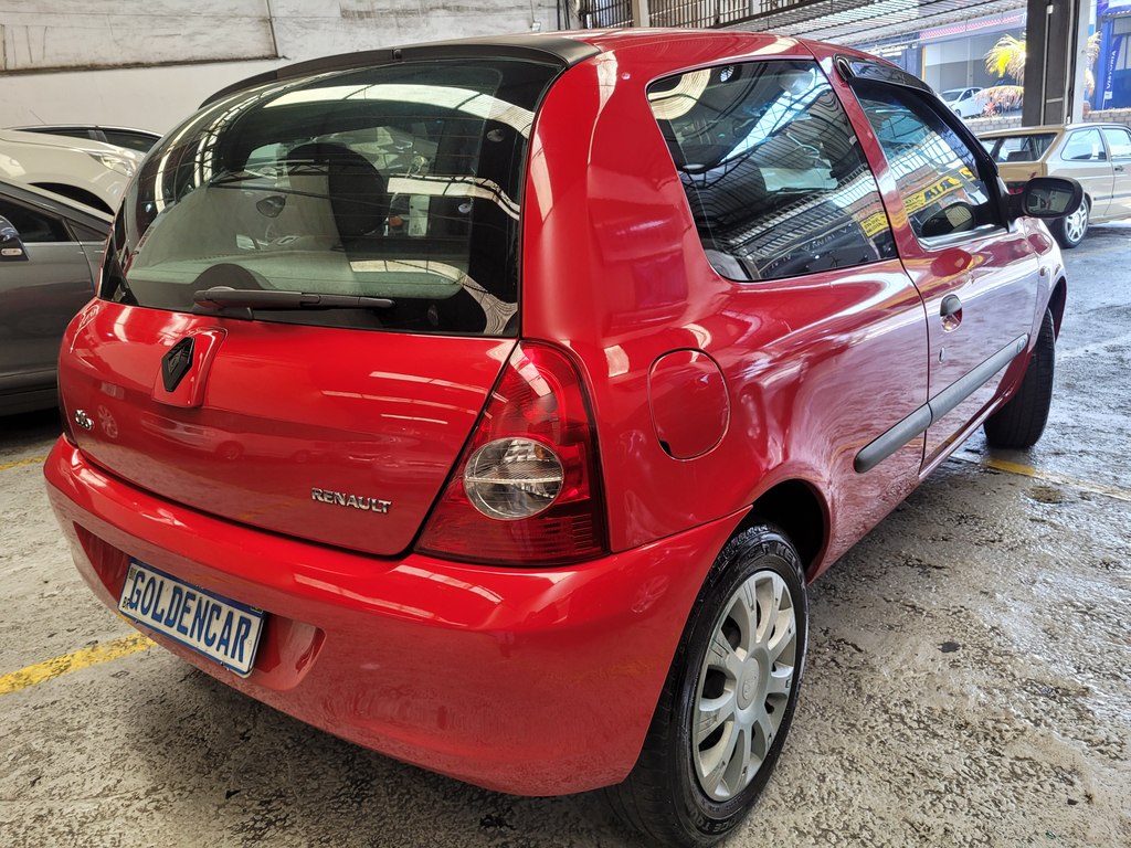 Renault Clio Vermelho