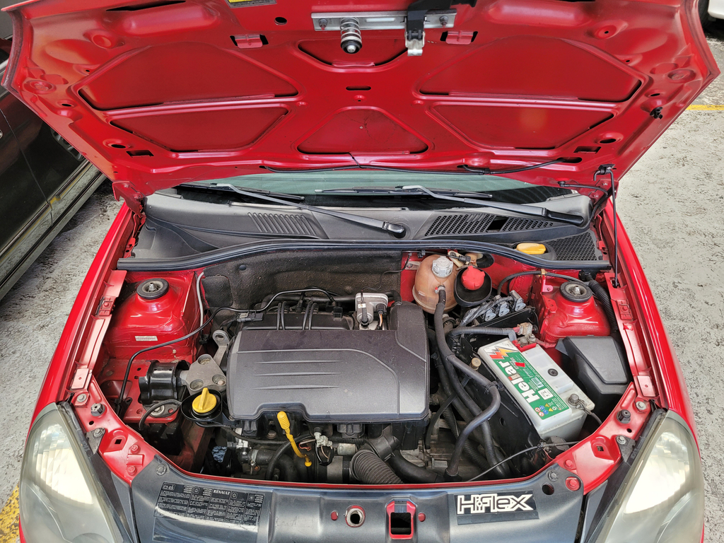 Renault Clio Vermelho