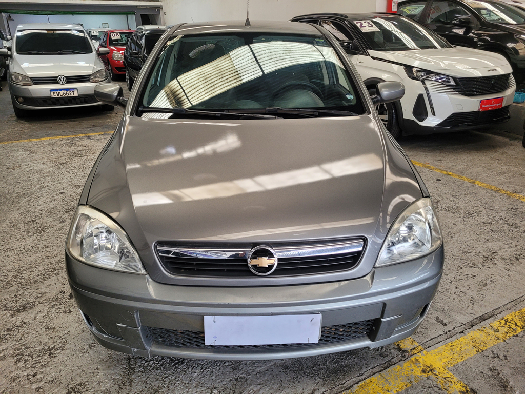 Chevrolet Corsa Cinza