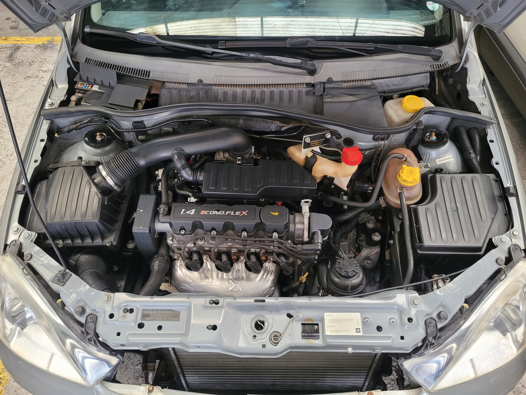 Chevrolet Corsa Cinza