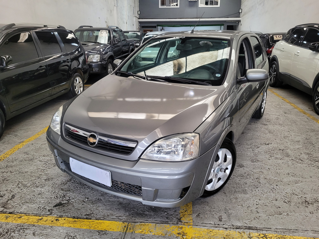 Chevrolet Corsa Cinza