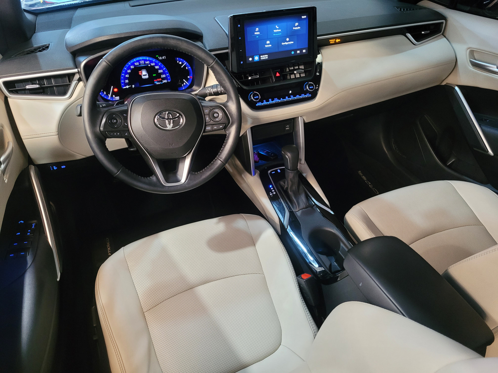 Toyota Corolla Cross Preto