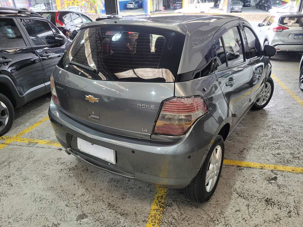 Chevrolet Agile Cinza