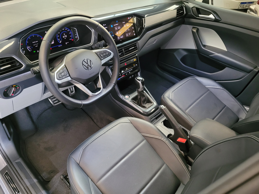 Volkswagen T-Cross Prata