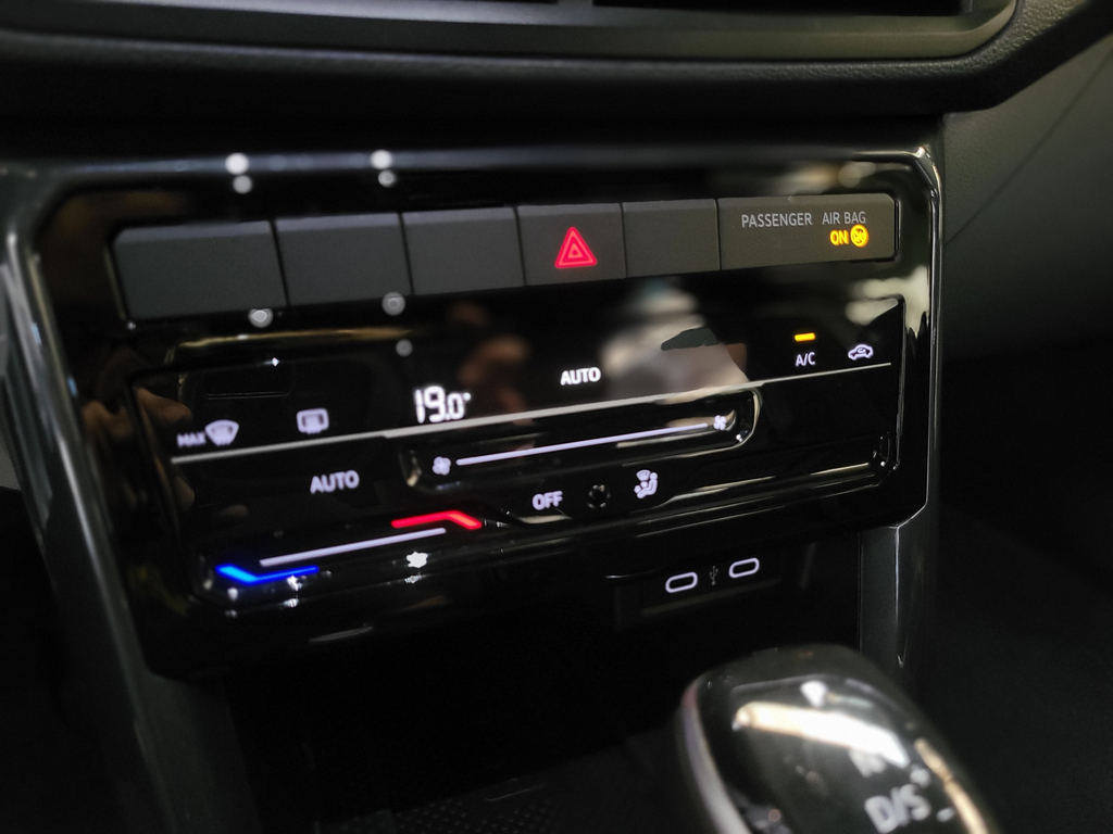 Volkswagen T-Cross Prata