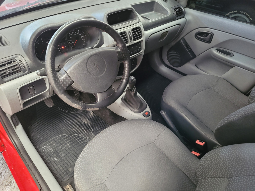 Renault Clio Vermelho
