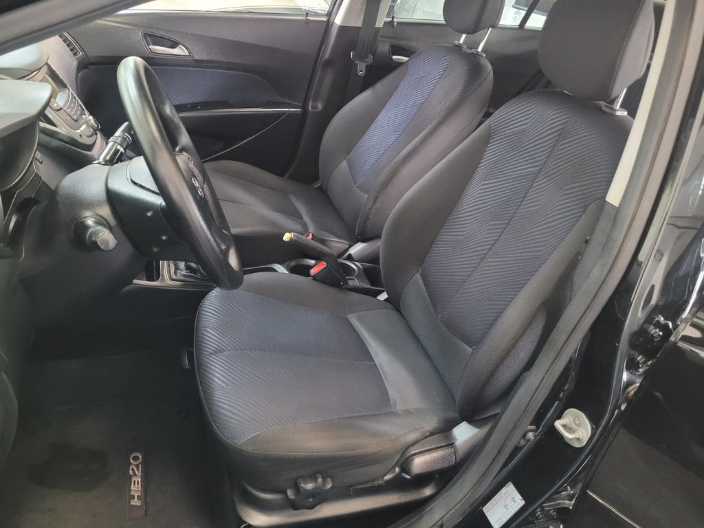 Hyundai HB20S Preto