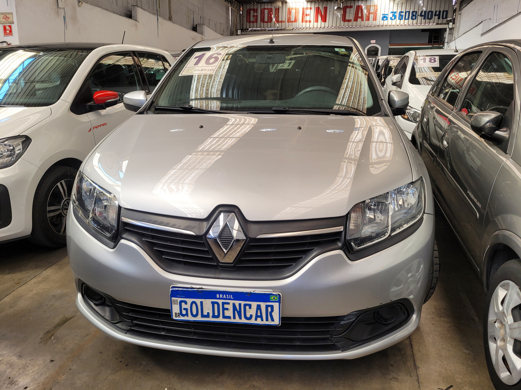 Renault Logan Prata