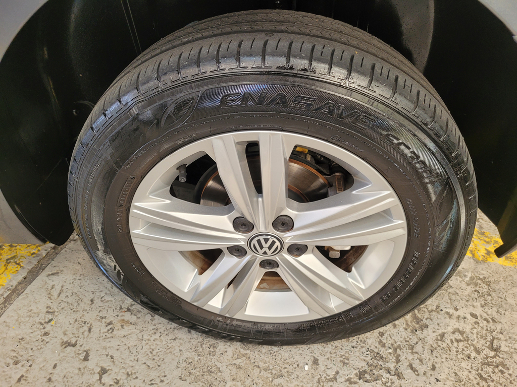 Volkswagen Polo Cinza